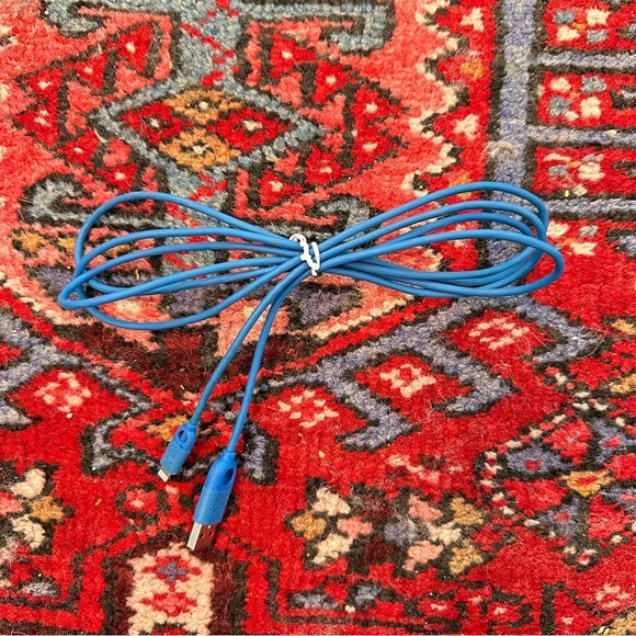 Blue 6’ Lightning Cable By iHome - Picture 4 of 5